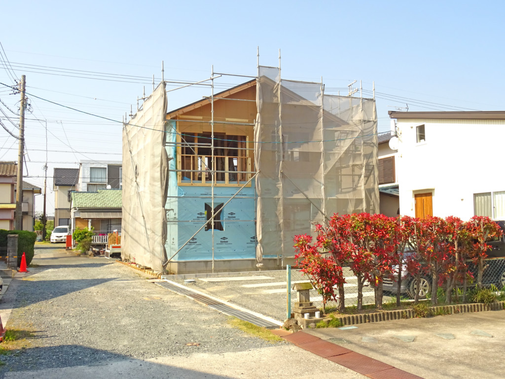 浜松市の注文住宅会社のエコーアートが施工するアーチ壁施工写真