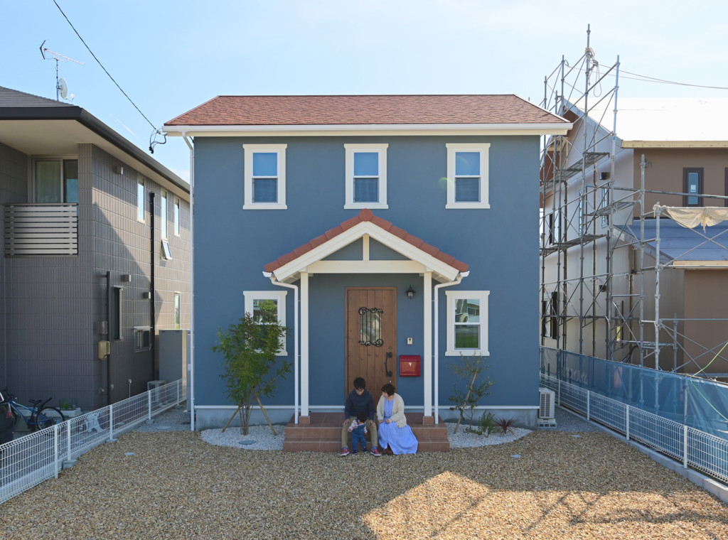 ムーミンパパの家をモチーフにしたカラフルママンの家 浜松市でカラフルママンの家はエコーアートへ