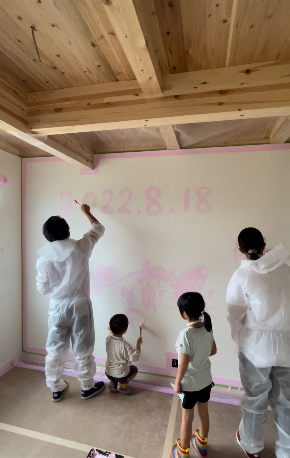 浜松市の注文住宅会社の工務店のエコーアートが行った壁のペンキ塗り仕上げ写真
