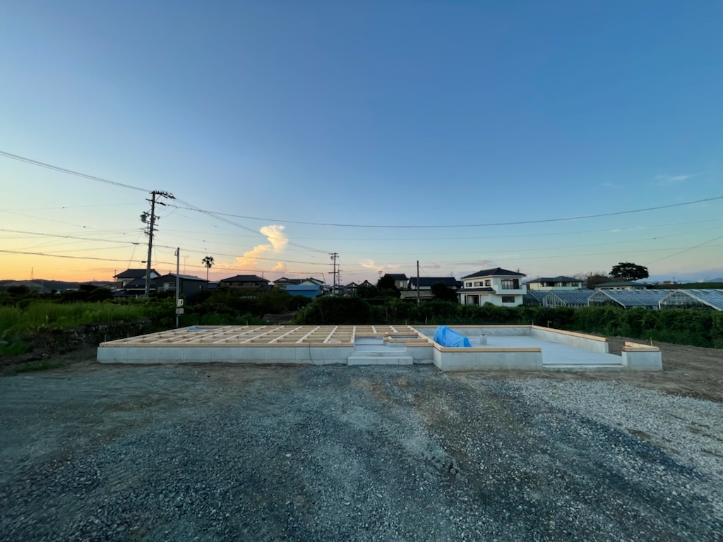 浜松市の注文住宅会社の工務店のエコーアートが施工している現場の土台敷写真