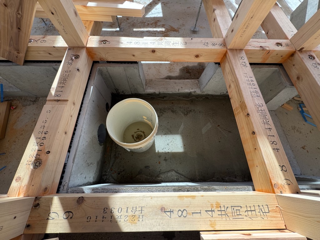 浜松市の注文住宅会社の工務店のエコーアートが上棟時に行った床下カビないための対策写真