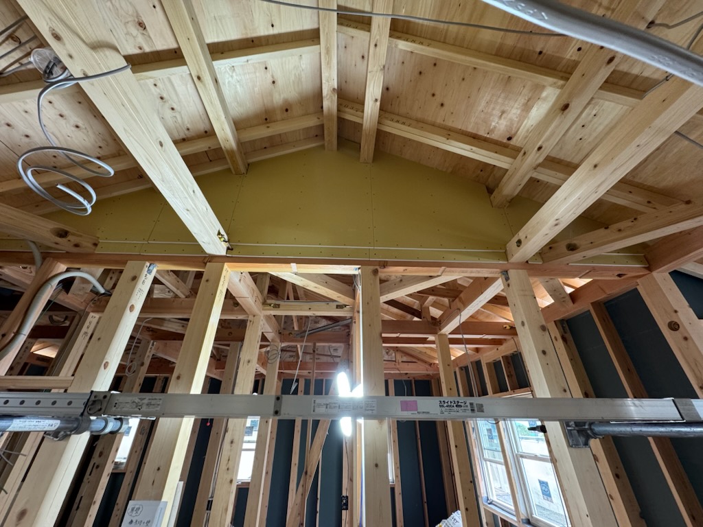 浜松市の注文住宅会社の工務店のエコーアートが工事中の界壁工事写真