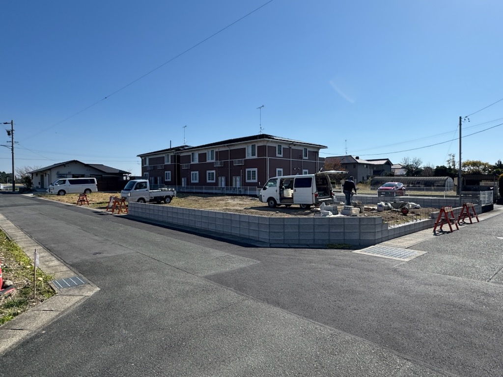 浜松市の注文住宅会社の工務店のエコーアートが工事中の造成工事現場の角地からの写真