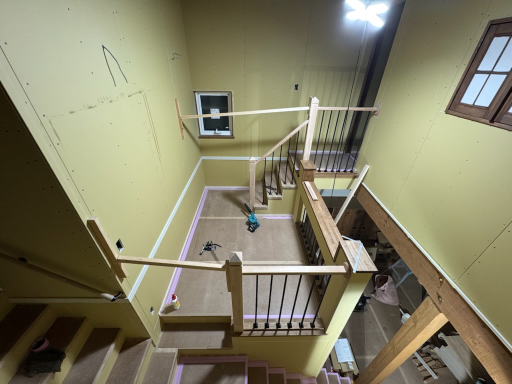 浜松市の注文住宅会社の工務店のエコーアートが施工中の現場のアイアン手摺施工完了の写真