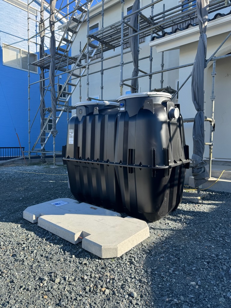 浜松市の注文住宅会社の工務店のエコーアートが行う前に撮った浄化槽写真