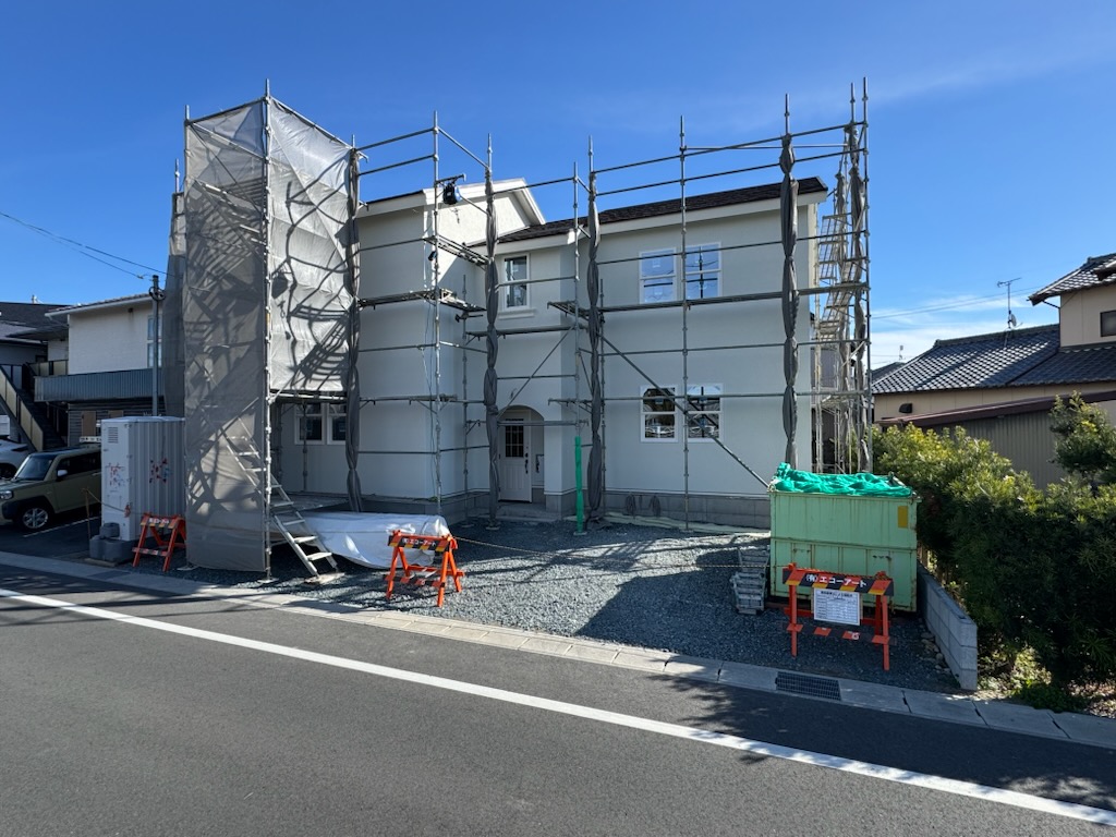 浜松市の注文住宅会社の工務店のエコーアートが施工中のアパートの外壁仕上完了写真