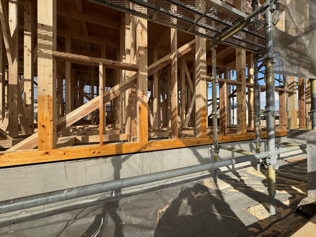 浜松市の注文住宅会社の工務店のエコーアートが行った上棟後の防蟻処理写真