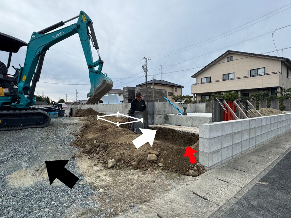 浜松市の注文住宅会社の工務店のエコーアートが施工中の玄関ポーチ写真