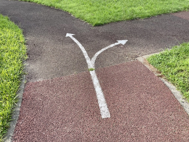 浜松市の注文住宅会社の工務店のエコーアートが考える決断を意味する画像