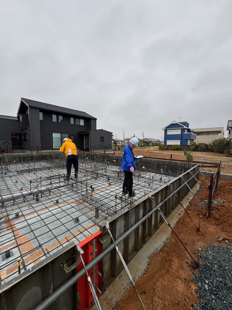 浜松市の注文住宅会社の工務店のエコーアートが施工中の配筋工事中の現場写真